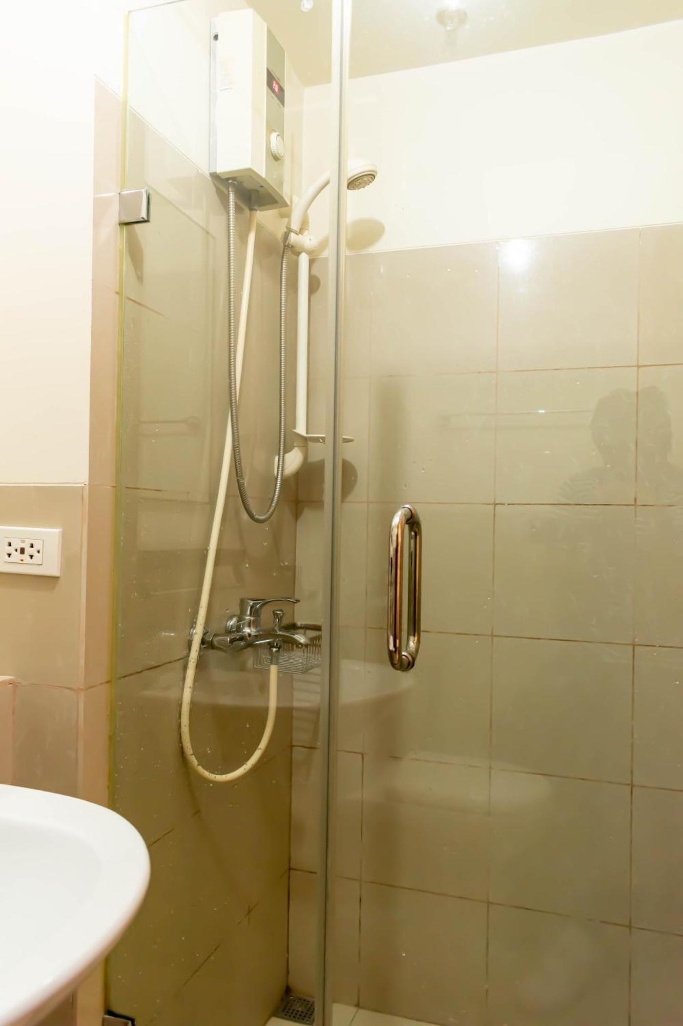 Amora Suites At The Beacon Makati Manila Room photo