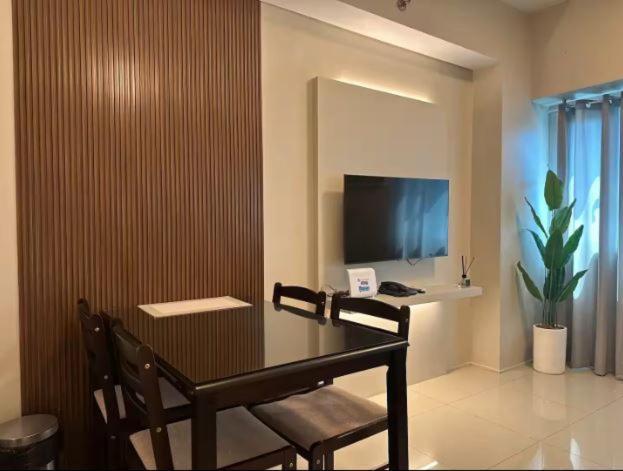 Amora Suites At The Beacon Makati Manila Exterior photo