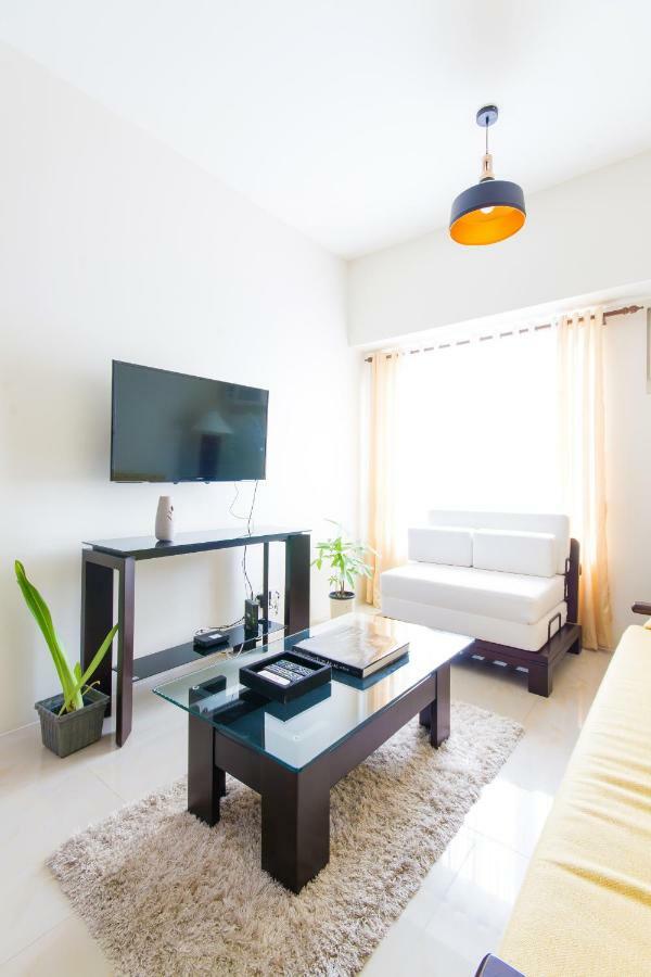 Amora Suites At The Beacon Makati Manila Exterior photo